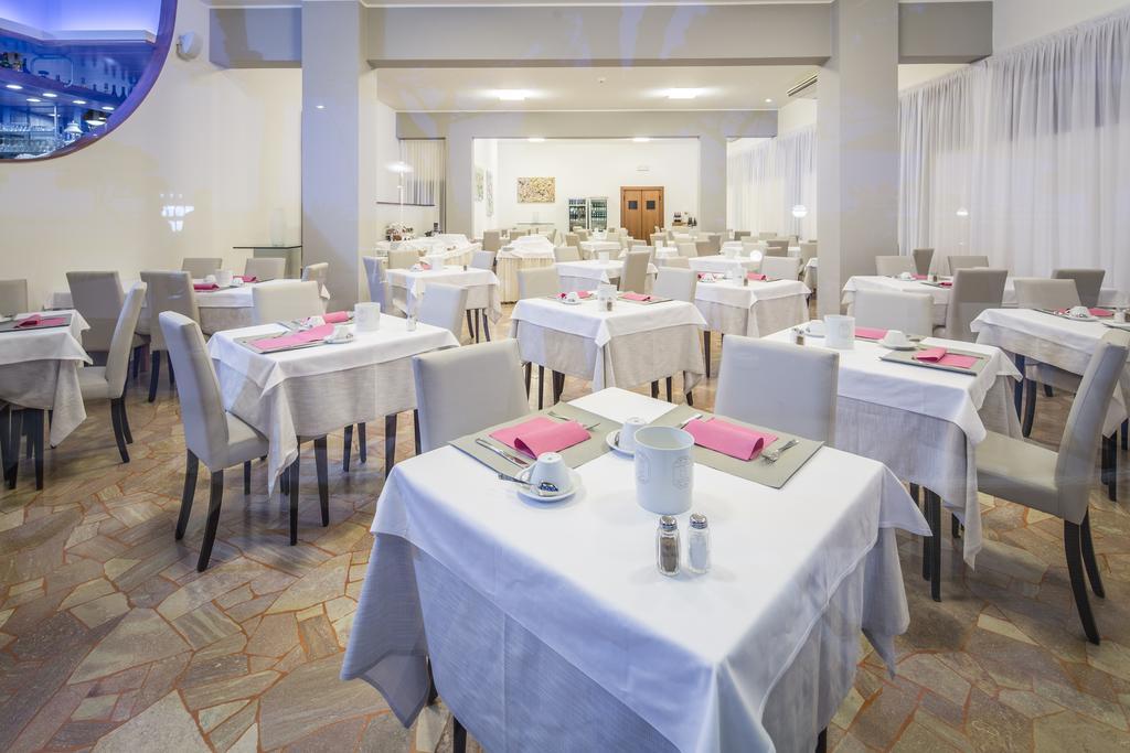 Hotel Luna Lignano Sabbiadoro Extérieur photo